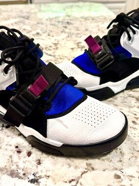 Nike Air Force 270